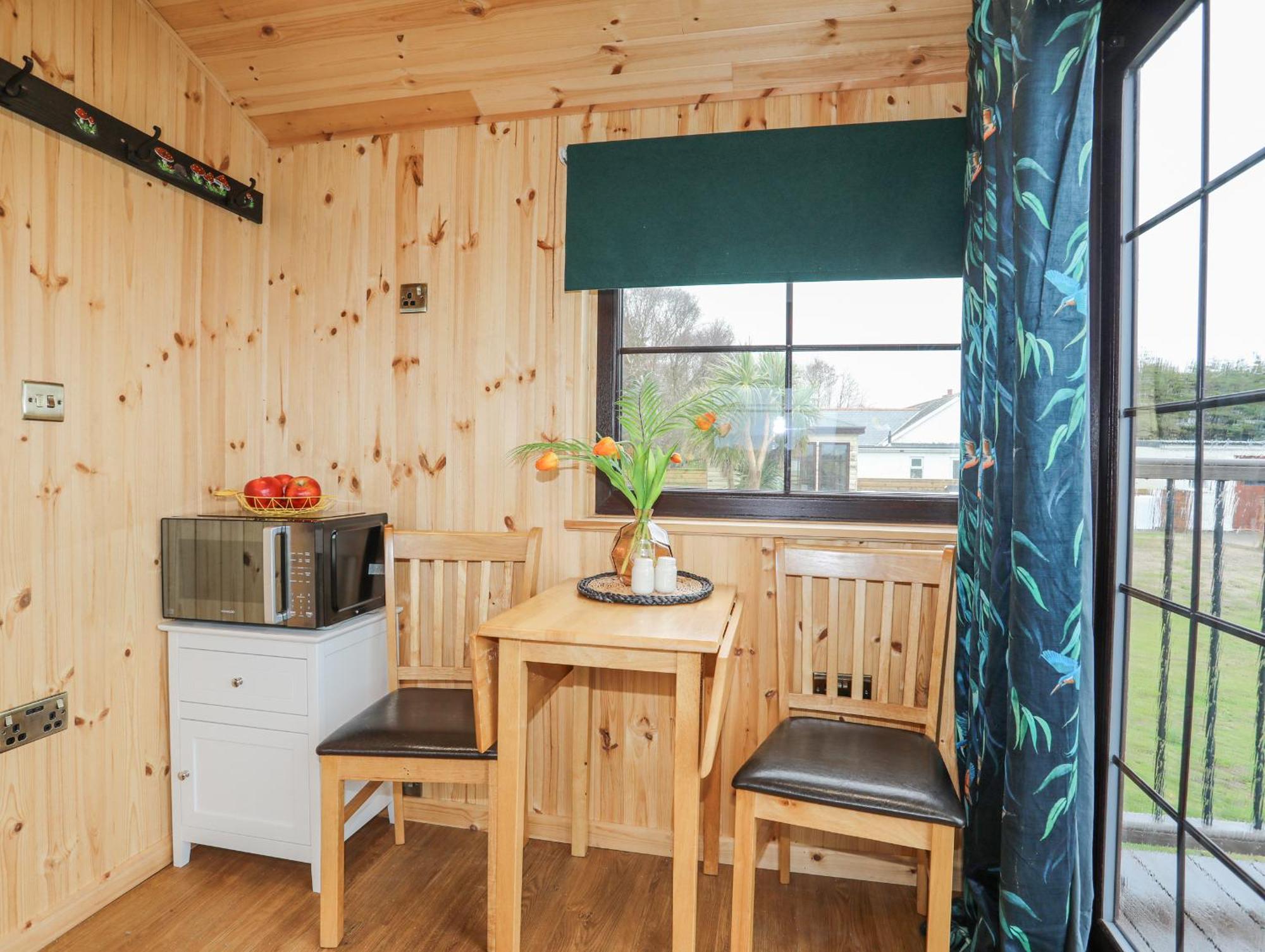 Tal Sarn Shepherd Hut Llanfairpwllgwyngyll Exterior photo